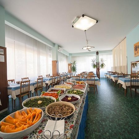 Hotel Madison Riccione Luaran gambar