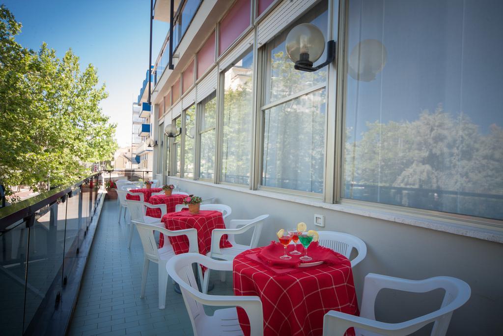 Hotel Madison Riccione Luaran gambar