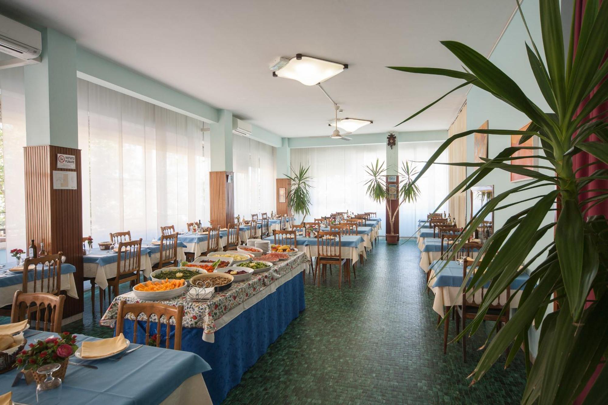 Hotel Madison Riccione Luaran gambar