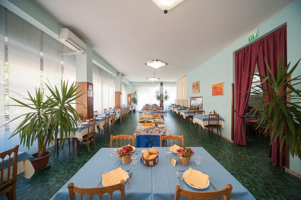 Hotel Madison Riccione Luaran gambar